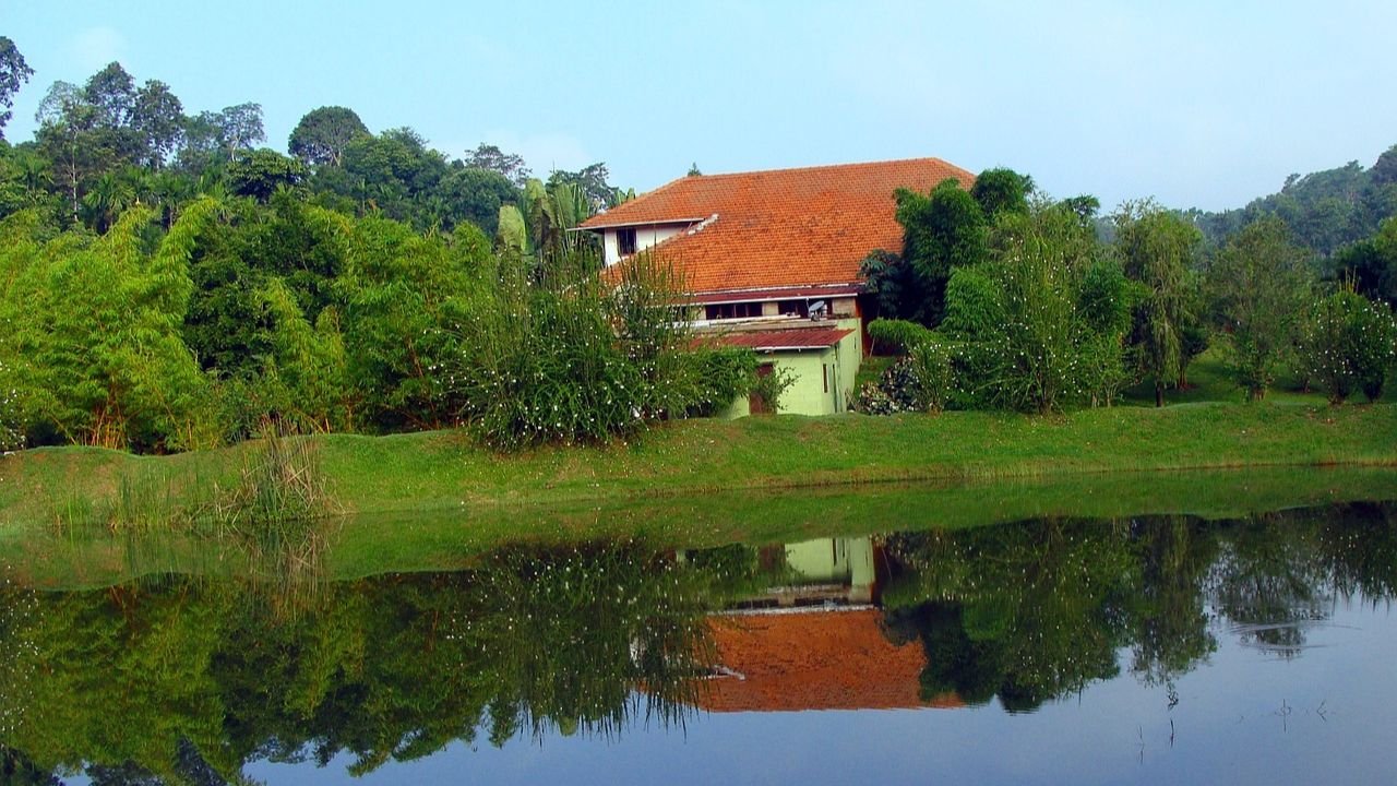 Bangalore to Coorg distance