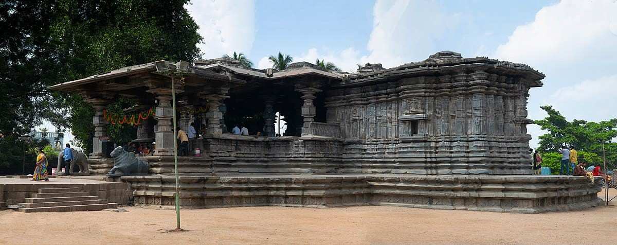 Explore the Thousand Pillar Temple