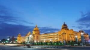 Distance between Mumbai and Bangalore and price